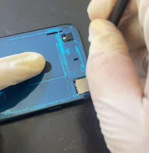 iPhoneの耐水シール張替え。